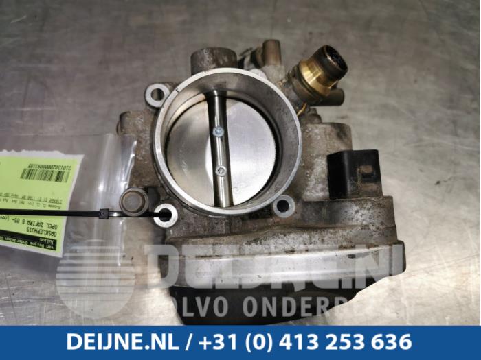 Opel Zafira B Throttle body O93185