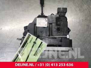 Gebruikte Deurslot Mechaniek 4Deurs links-achter Fiat Punto III (199) 1.3 JTD Multijet 80 16V Prijs € 18,00 Margeregeling aangeboden door van Deijne Onderdelen Uden B.V.