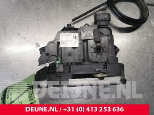 Gebruikte Deurslot Mechaniek 4Deurs links-voor Fiat Punto III (199) 1.3 JTD Multijet 80 16V Prijs € 10,00 Margeregeling aangeboden door van Deijne Onderdelen Uden B.V.