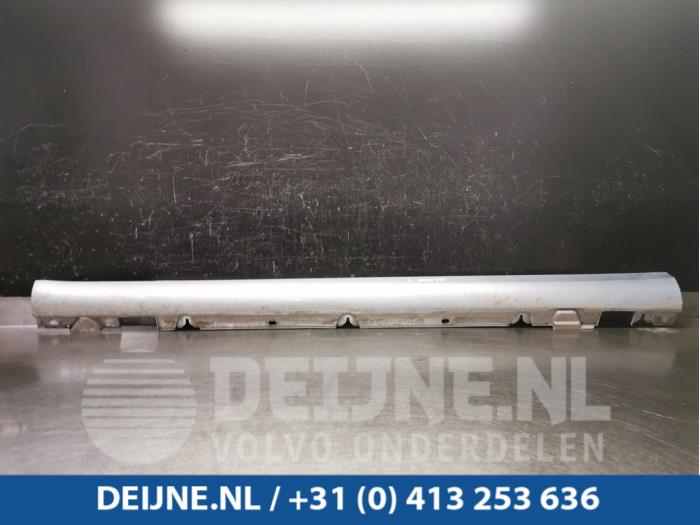 Mercedes C-Klasse Side skirt, left O93367