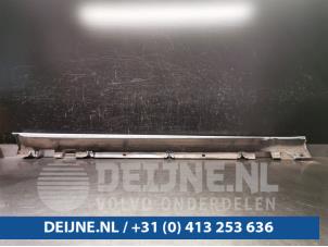 Mercedes C-Klasse Zijskirt links O93367 foto 2