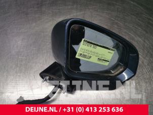 Gebruikte Buitenspiegel rechts Volvo V60 II (ZW) 2.0 D3 16V Prijs € 400,00 Margeregeling aangeboden door van Deijne Onderdelen Uden B.V.