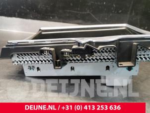 Tesla Model S Display Multi Media regelunit O93665 foto 2