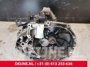 Gebruikte Versnellingsbak Volvo V70 (BW) 1.6 DRIVe 16V Prijs € 250,00 Margeregeling aangeboden door van Deijne Onderdelen Uden B.V.