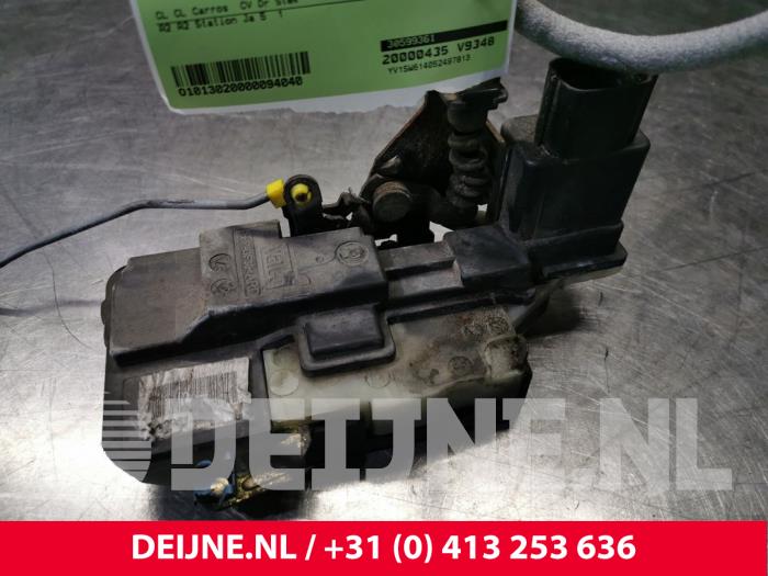 Volvo V70 Türschlossmechanik 4-türig rechts hinten O94040