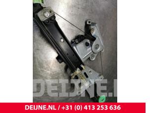 Volvo V70 Ruitmechaniek 4Deurs rechts-achter O94060 foto 2