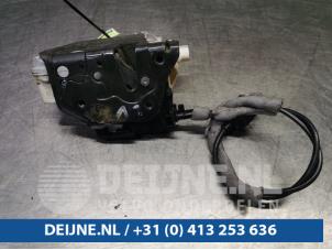 Gebruikte Deurslot Mechaniek 4Deurs links-voor Seat Ibiza IV (6J5) Prijs € 31,00 Margeregeling aangeboden door van Deijne Onderdelen Uden B.V.