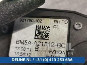 Ford Focus Front door lock mechanism 4-door, right O94234 foto 2