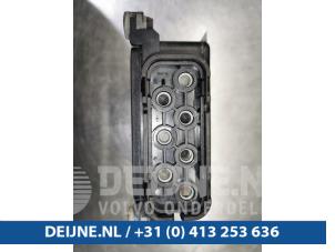 Volkswagen Polo Vacuum valve O94257 photo 4