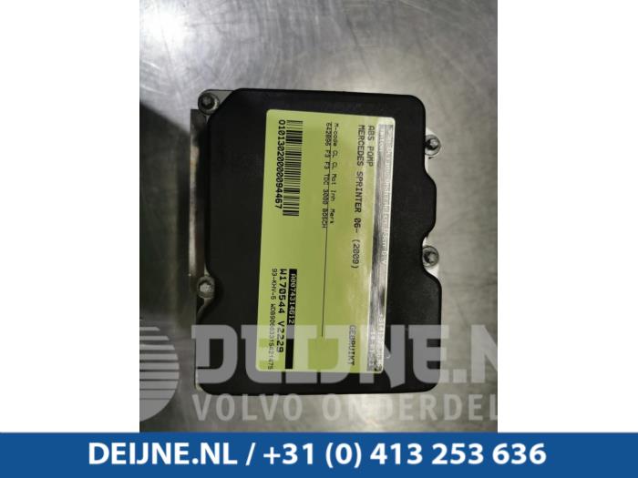 Gebruikte ABS Pomp Mercedes Sprinter 3,5t (906.63) 319 CDI,BlueTEC V6 24V Prijs € 78,65 Inclusief btw aangeboden door van Deijne Onderdelen Uden B.V.