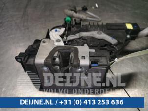 Mercedes Vito Deurslot Mechaniek 2Deurs links O94597 foto 4