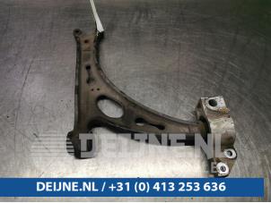 Volkswagen Caddy Querlenker unten rechts vorne O95353 foto 3