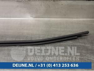 Volkswagen T-Cross Window rubber O95495 photo 2
