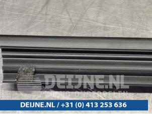Volkswagen T-Cross Window rubber O95496 photo 2