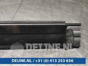 Volkswagen T-Cross Window rubber O95496 photo 3