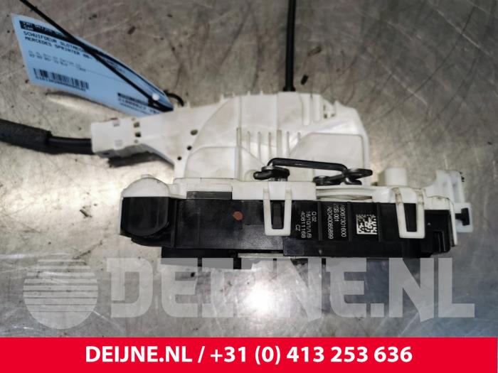 Mercedes Sprinter Schiebetür Schließmechanik links O95545