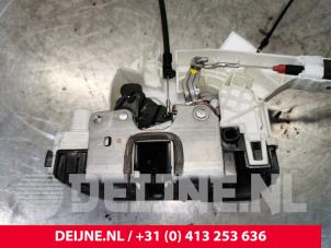 Mercedes Sprinter Schuifdeur Slotmechaniek links O95545 foto 2