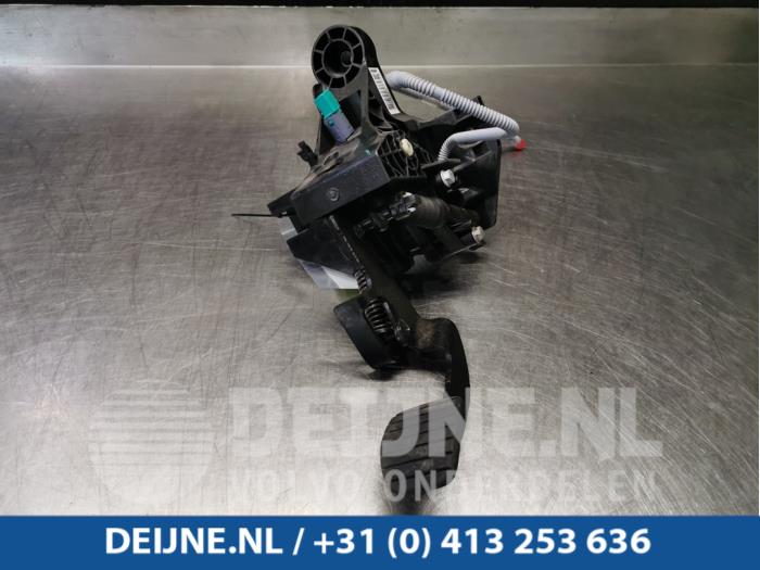 Renault Trafic Koppelingspedaal O95606