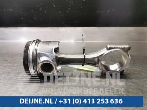 Volkswagen Transporter Piston O95702 photo 3
