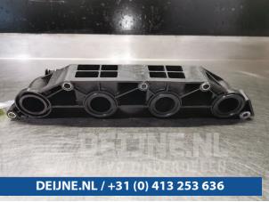 Opel Vivaro Ansaugbrugge O95792 foto 2