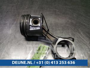 Gebruikte Zuiger Iveco Daily Prijs € 121,00 Inclusief btw aangeboden door van Deijne Onderdelen Uden B.V.