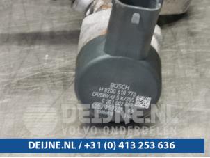 Opel Vivaro Einspritzdüse (Einspritzer) O96432 foto 3