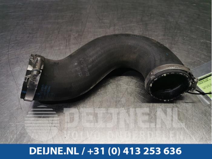 Gebruikte Intercooler Slang Porsche Cayenne II (92A) 3.0 D V6 24V Prijs € 30,00 Margeregeling aangeboden door van Deijne Onderdelen Uden B.V.