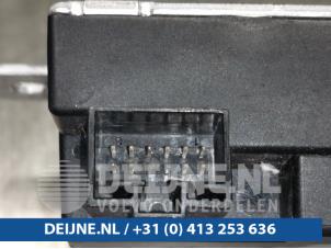 Mercedes C-Klasse Brandstofpomp module O96509 foto 3