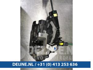 Mercedes C-Klasse Deurslot Mechaniek 4Deurs rechts-voor O96511 foto 3
