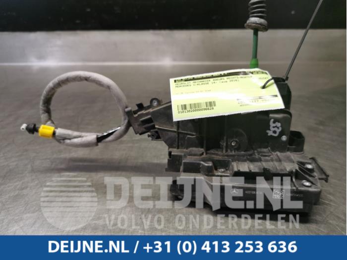 Mercedes C-Klasse Rear door mechanism 4-door, right O96628