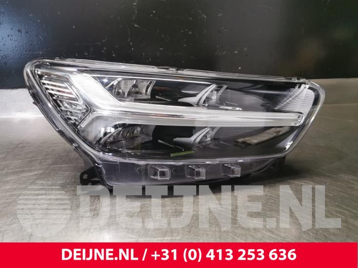 Volvo XC40 Koplamp rechts O96874