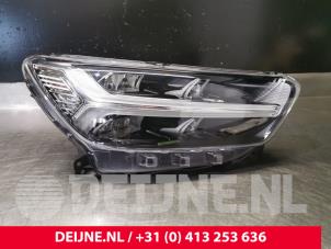 Gebruikte Rechter Koplamp Volvo XC40 (XZ) 1.5 T3 12V Prijs € 500,00 Margeregeling aangeboden door van Deijne Onderdelen Uden B.V.