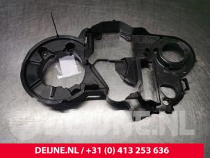 Gebruikte Distributiedeksel Volvo V60 II (ZW) 2.0 D4 16V Prijs € 20,00 Margeregeling aangeboden door van Deijne Onderdelen Uden B.V.