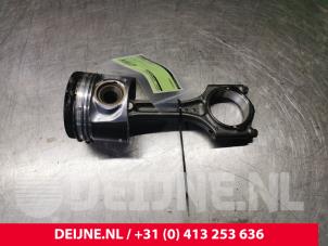 Gebruikte Drijfstang Volvo V60 II (ZW) 2.0 D4 16V Prijs € 60,00 Margeregeling aangeboden door van Deijne Onderdelen Uden B.V.