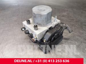 Gebruikte ABS Pomp Tesla Model X 100D Prijs € 484,00 Inclusief btw aangeboden door van Deijne Onderdelen Uden B.V.