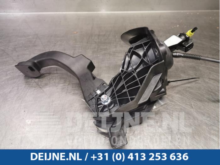 Peugeot Expert Kupplungspedal O97181