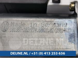 Citroen C8 Door window motor O97211 photo 3