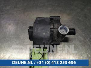 Tesla Model X Extra waterpomp O97221 foto 2