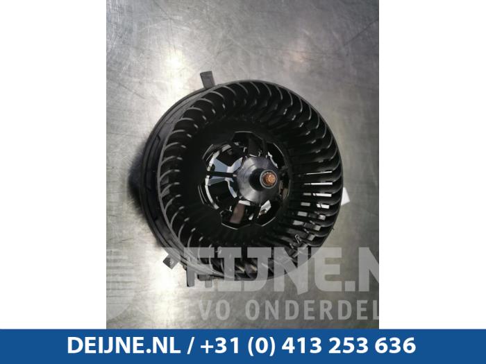 Volkswagen Crafter Heating and ventilation fan motor O97240