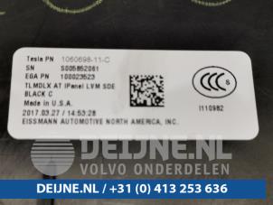 Tesla Model X Armaturenbrett O97277 foto 3