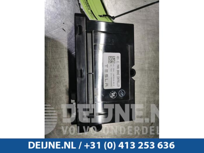 Tesla Model X Handrem Module O97469