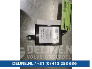 Gebruikte PDC Module Tesla Model X 100D Prijs € 66,55 Inclusief btw aangeboden door van Deijne Onderdelen Uden B.V.