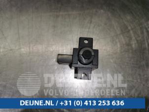 Gebruikte Sensor Temperatuur binnen Tesla Model X 100D Prijs € 60,50 Inclusief btw aangeboden door van Deijne Onderdelen Uden B.V.