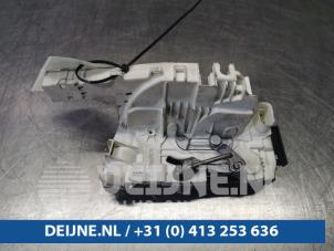 Volkswagen Crafter Schiebetür Schließmechanik links O97703 foto 3
