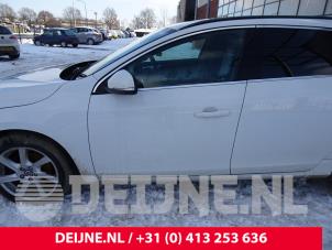 Gebruikte Portierruit 4Deurs links-voor Volvo V60 I (FW/GW) 2.0 D4 16V Prijs € 50,00 Margeregeling aangeboden door van Deijne Onderdelen Uden B.V.