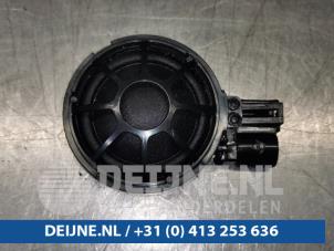 Gebruikte Speaker Tesla Model S 75D Prijs € 30,25 Inclusief btw aangeboden door van Deijne Onderdelen Uden B.V.