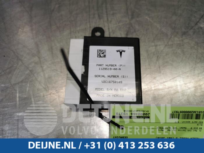 Tesla Model S Parkeerhulp computer O97937