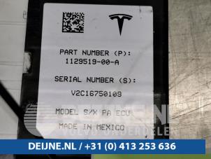 Tesla Model S Parkeerhulp computer O97937 foto 2