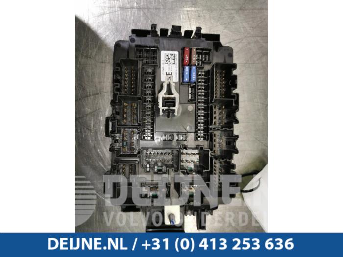 Tesla Model S Sicherungskasten O97943