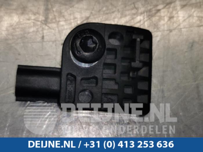 Tesla Model S Airbag Sensor O97958